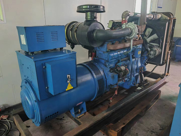 桦甸100kW柴油发电机组使用多级机油有哪些优缺点？